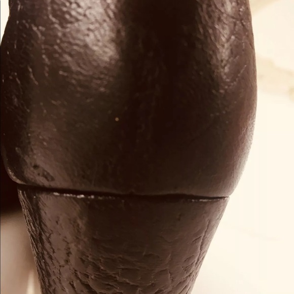 Chanel Pebbled Leather Ribbed Knit 'CC' Boots 39.5 - Picture 5 of 11